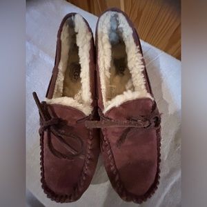 Women’s UGG slippers